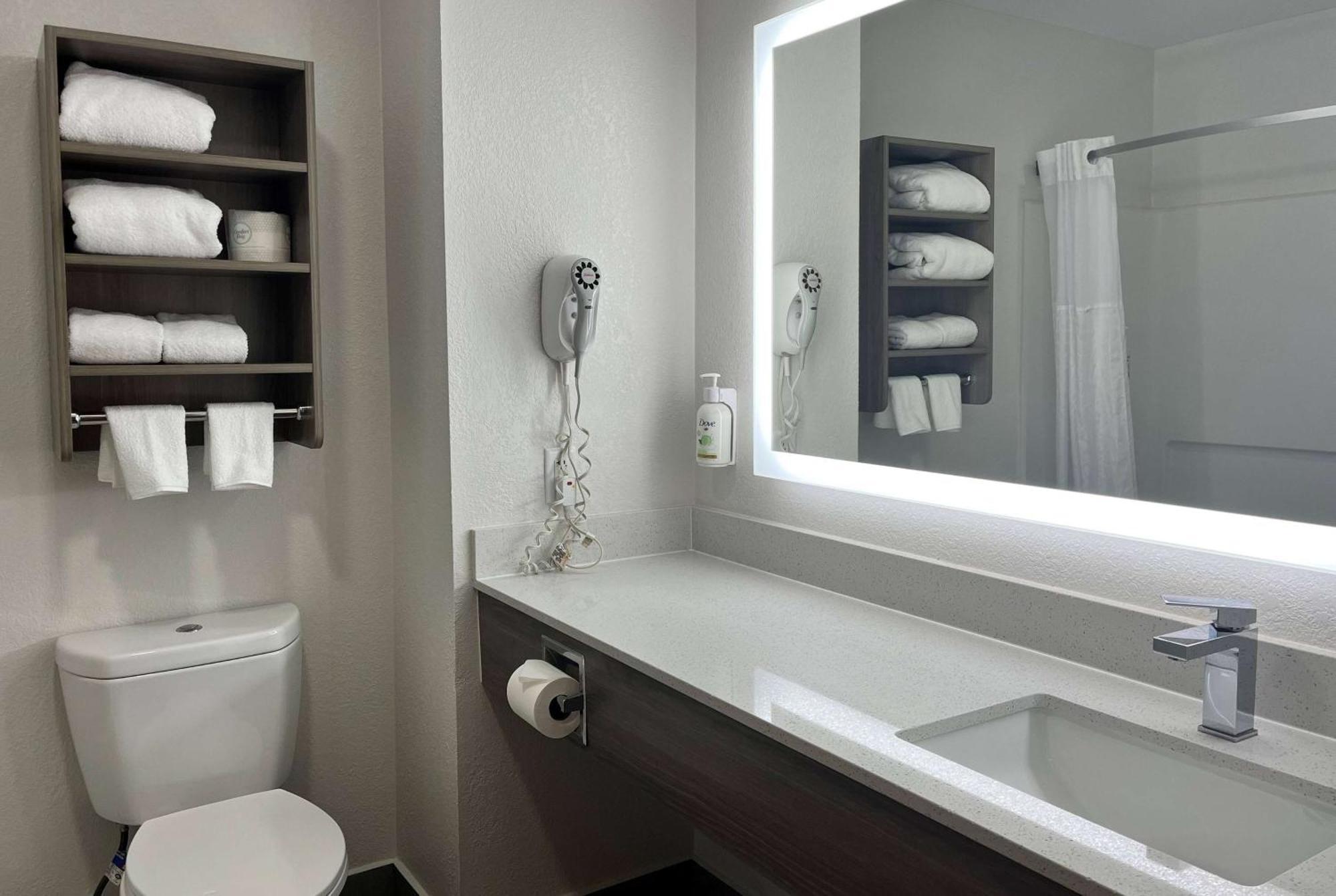 מלון Baymont By Wyndham Indianapolis Northeast מראה חיצוני תמונה