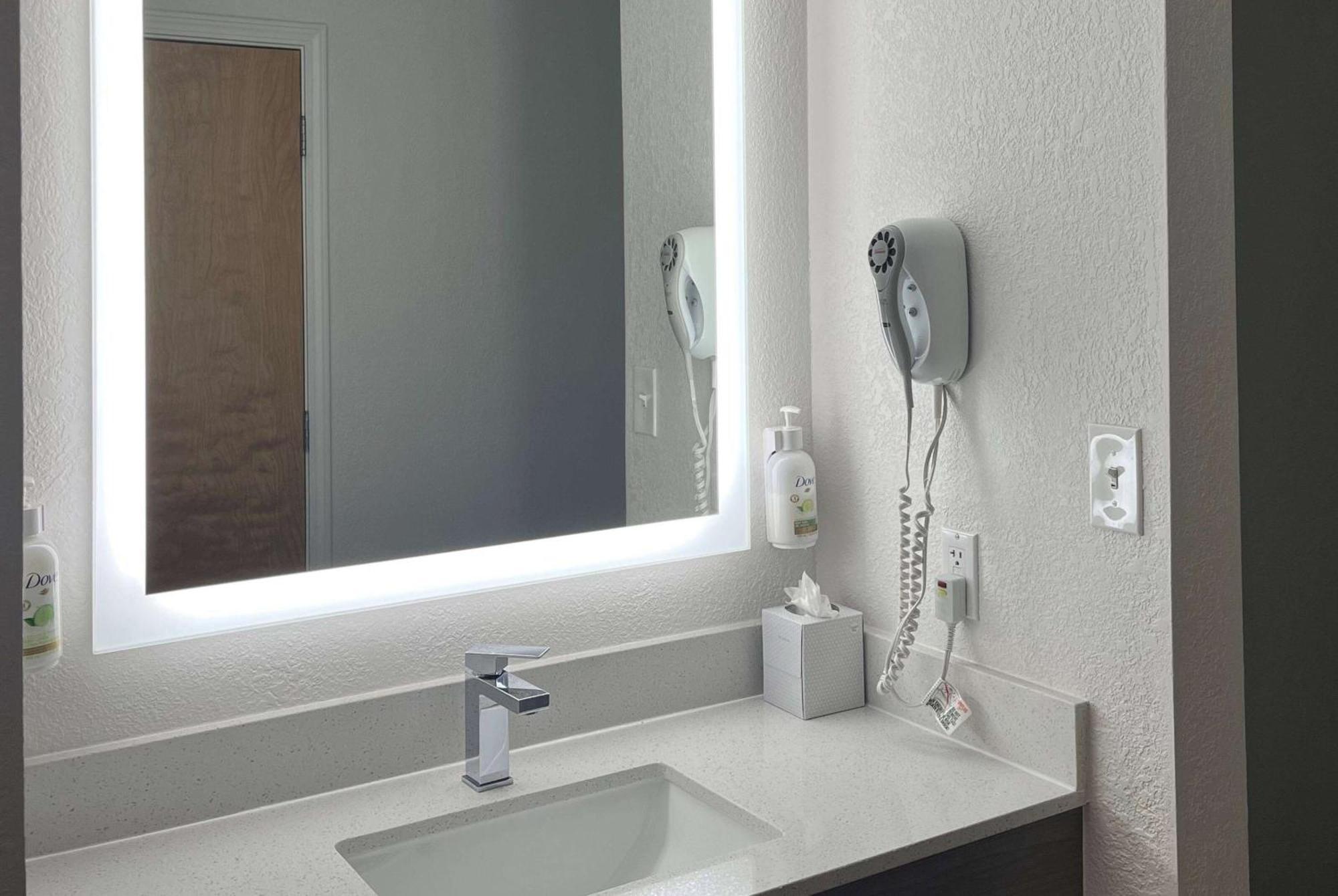 מלון Baymont By Wyndham Indianapolis Northeast מראה חיצוני תמונה