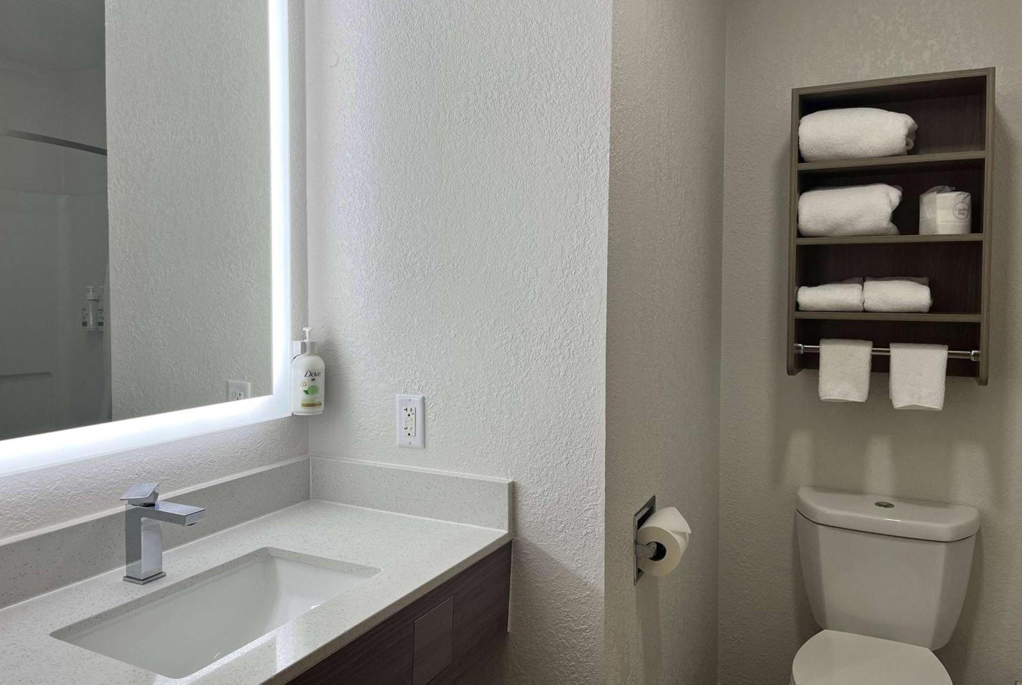 מלון Baymont By Wyndham Indianapolis Northeast מראה חיצוני תמונה